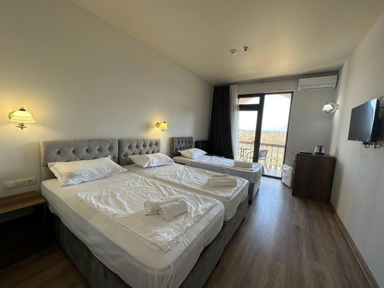 Majestic Hotell Kobuleti Eksteriør bilde