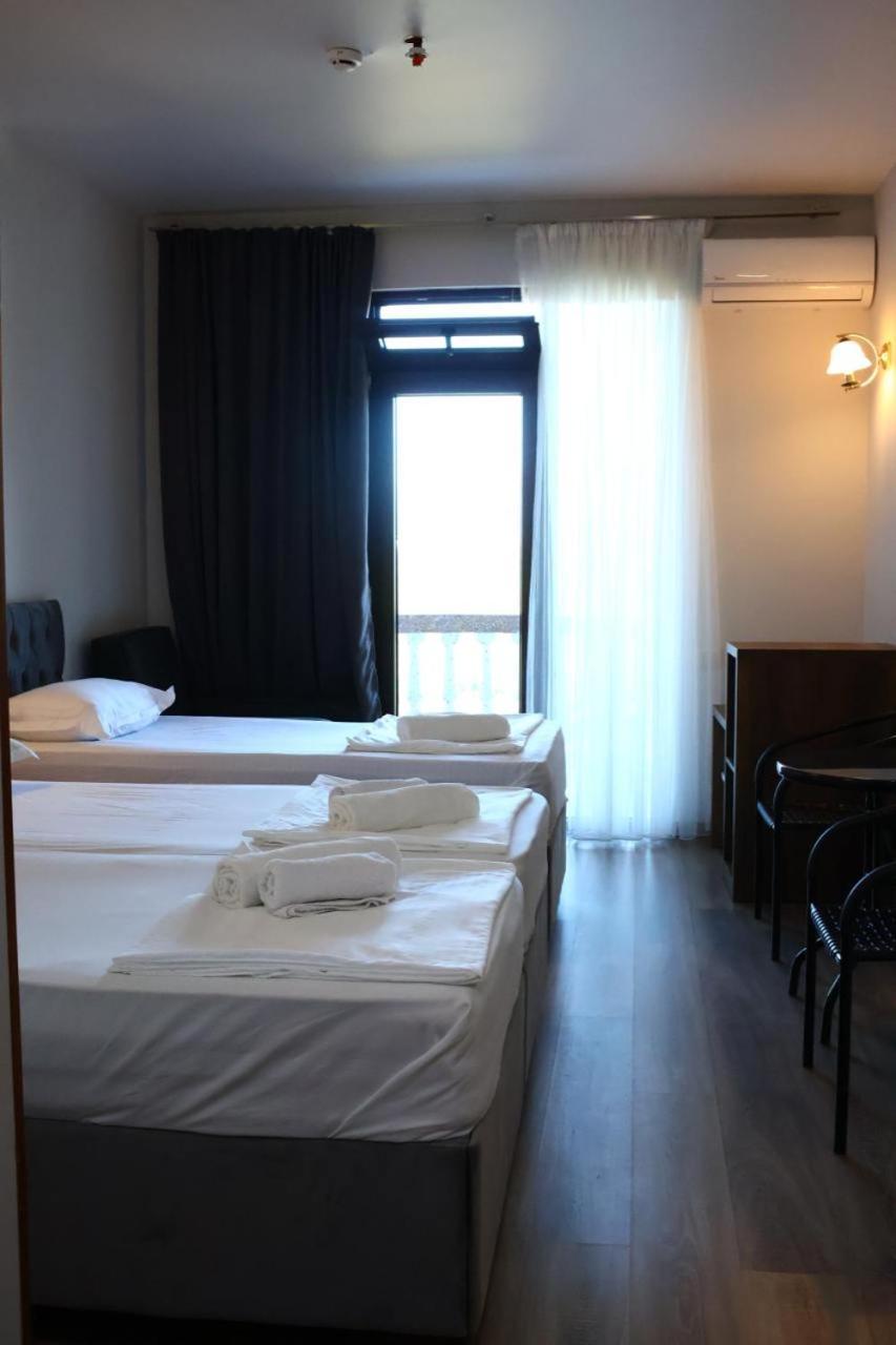 Majestic Hotell Kobuleti Eksteriør bilde