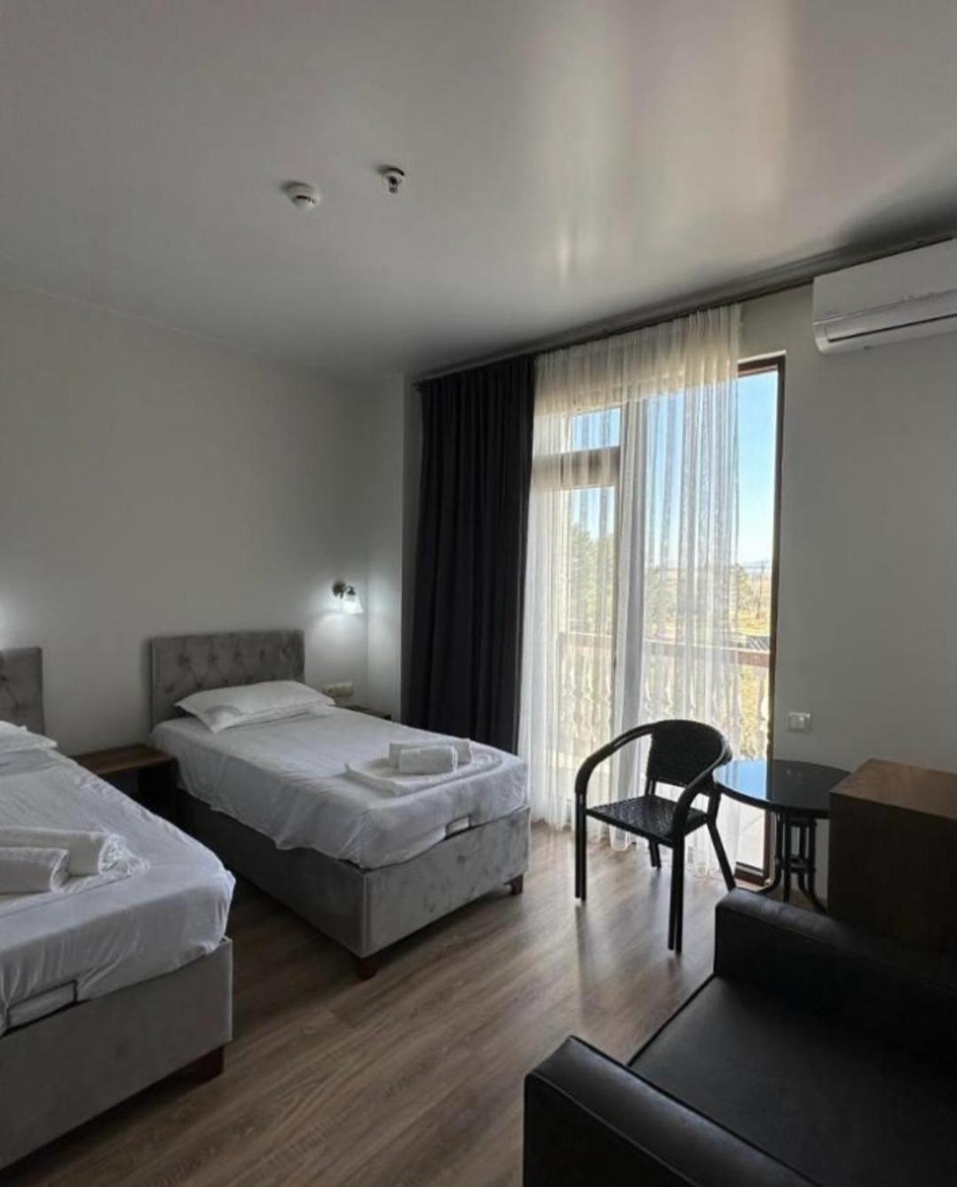 Majestic Hotell Kobuleti Eksteriør bilde